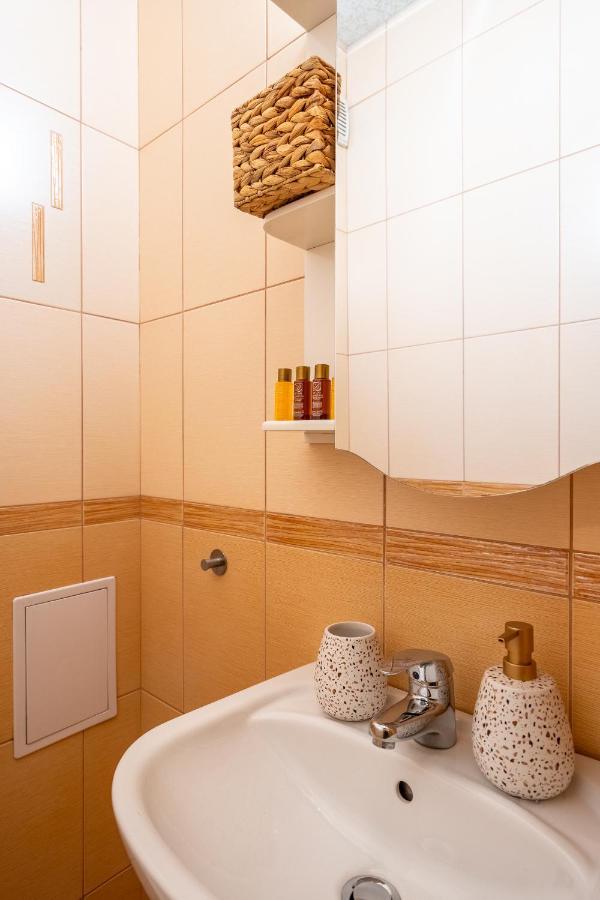 Premium Comfy 2Bdr Apt - Free Parking - Fast Wi-Fi Sófia Exterior foto